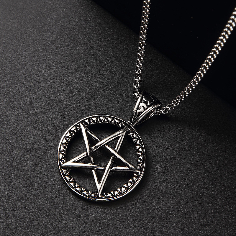 pentagram pendant - Deosil and Widdershins